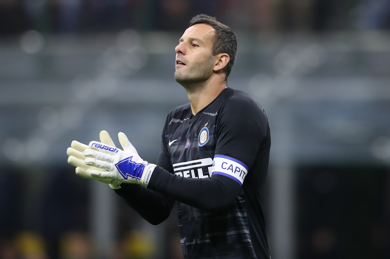 官方：英格兰名哨奥利弗将执法欧冠皇马客战奥林匹亚科斯