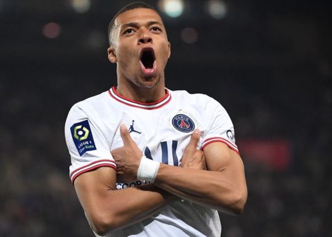 英超半场：布鲁克斯屡失良机，伯恩茅斯暂0-0闷平伯恩利（英超半场战报：布鲁克斯屡失良机，伯恩茅斯暂与伯恩利0-0互交白卷）