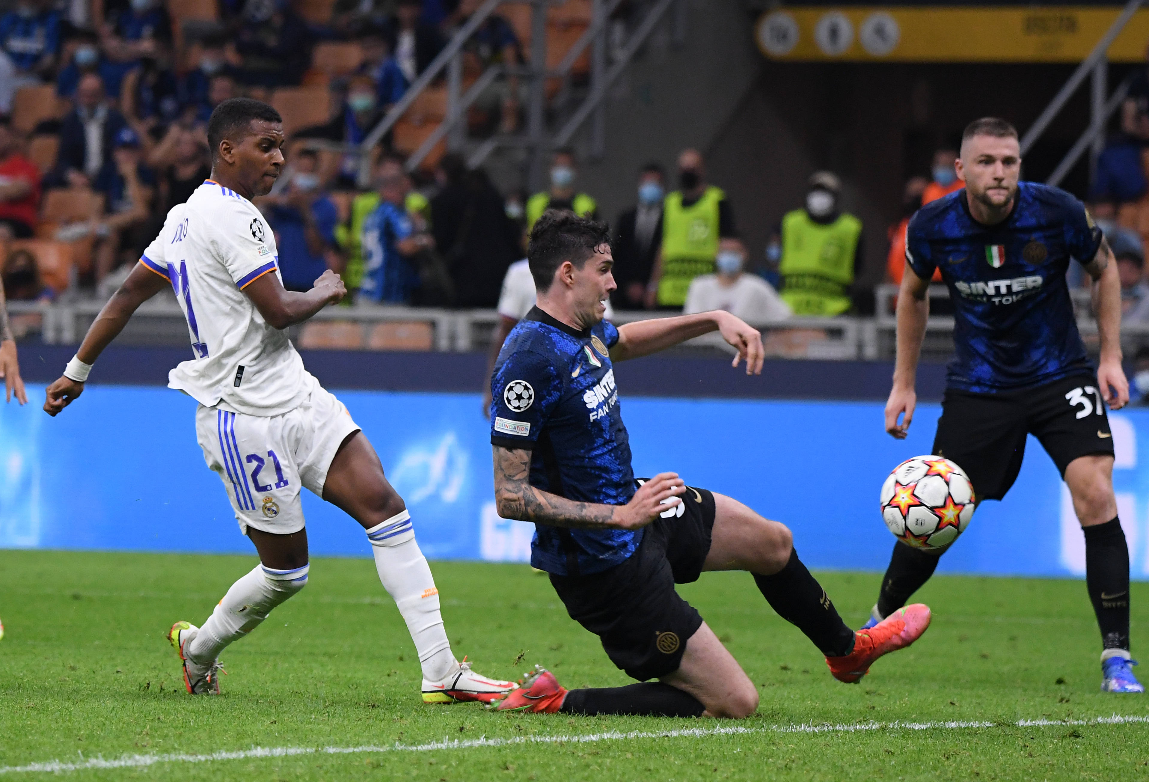 圣诞礼物，此前因膝盖伤势缺阵近四个月的哈弗茨恢复集体训练（圣诞惊喜：因膝伤缺席近四月的哈弗茨重回球队合练）