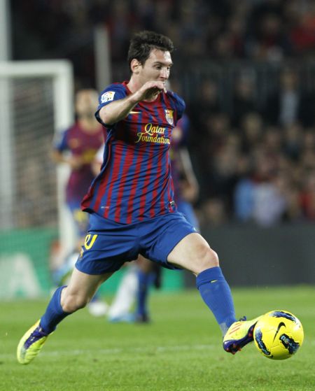 官方：库拉索归化23岁荷兰前锋汉森，他曾夺得世少赛金靴奖