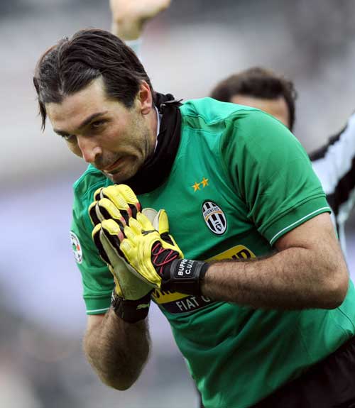 篮球篮网全队配合默契提升