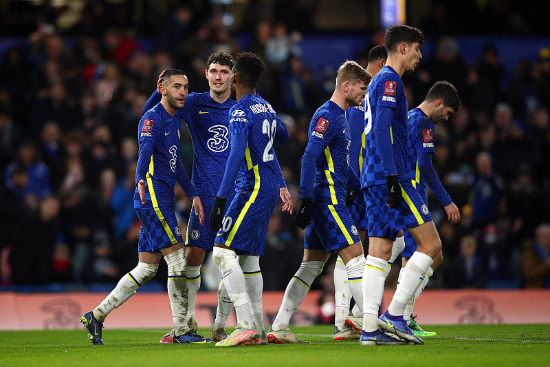 明知阿隆索镇不住巨星，皇马当初为啥还要请他？