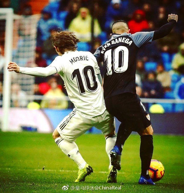 混团世界杯：梁靖崑单打告负莎头双打得分 中国8-2法国