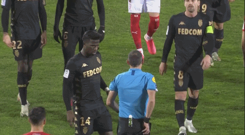 卡莱尔：保罗是锁定首轮提名名人堂的球员，被裁很快会被遗忘