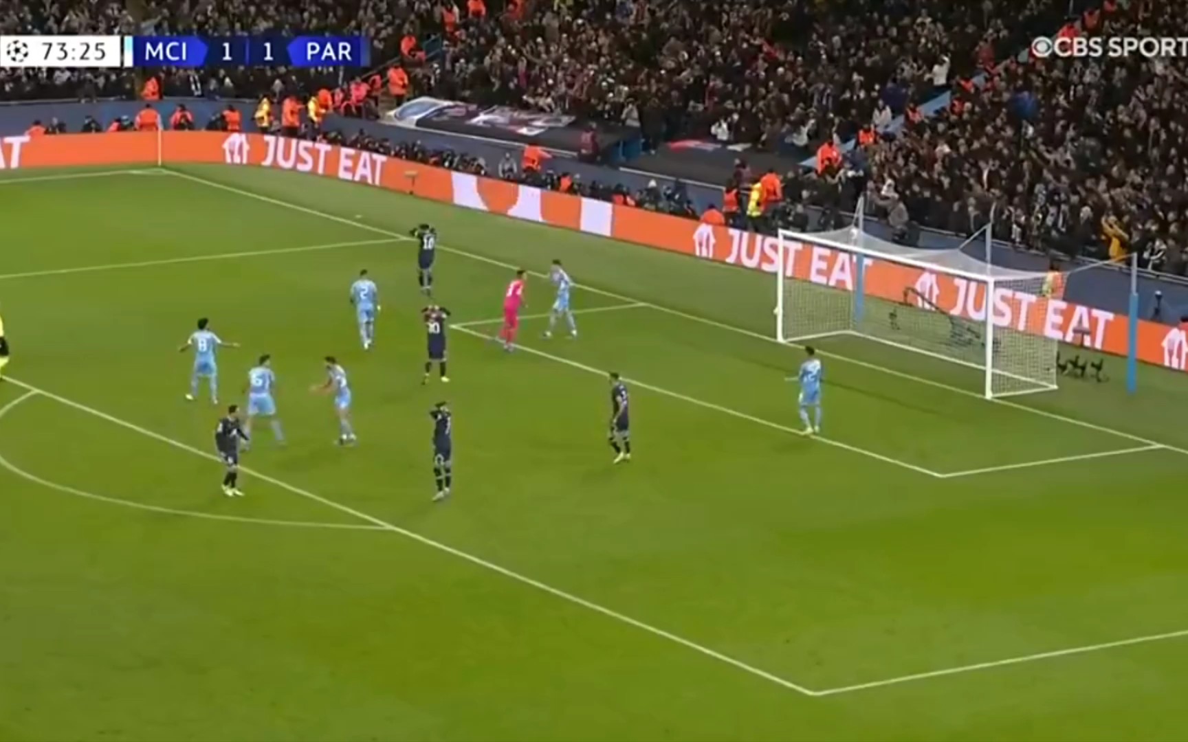 76人多点开花，半场狂轰11记三分得到69分