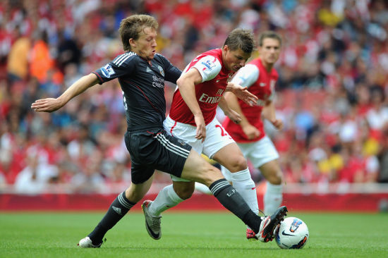 塞尔电台：得知克里斯滕森十字韧带撕裂，巴萨先想到给他续约（塞尔电台：克里斯滕森十字韧带撕裂后，巴萨第一时间考虑续约）