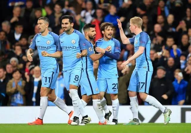 皇马对阵塞尔塔大名单：阿诺德因伤缺阵，卡马文加在列