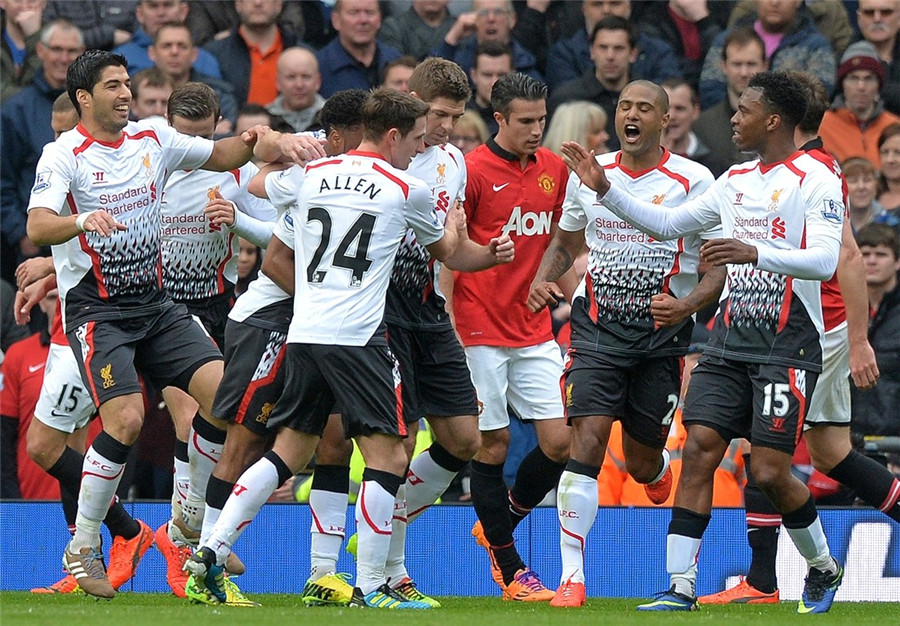 科里纳：正讨论足球中教练喊暂停的可能性，努力寻找解决方案（科里纳：探讨在足球比赛引入教练暂停，正积极寻求可行方案）